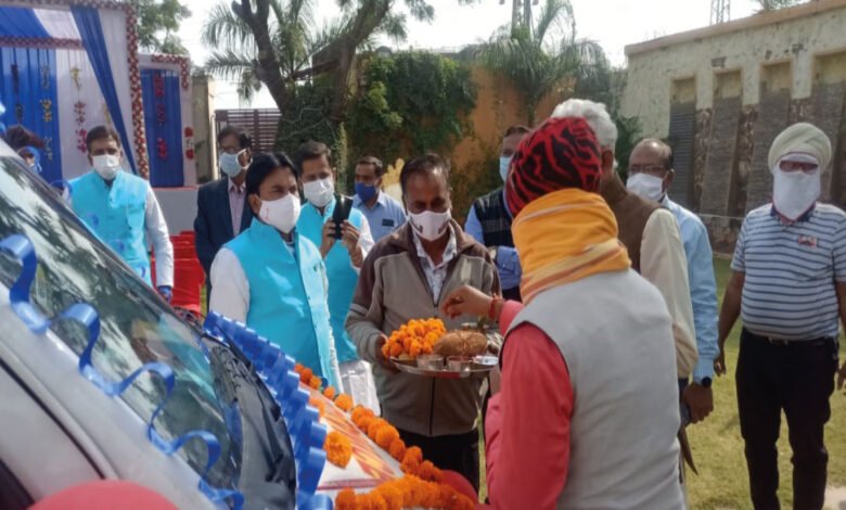 एम्बुलेंस का किया लोकार्पण