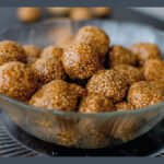 तिल-गुड़ के लड्डू