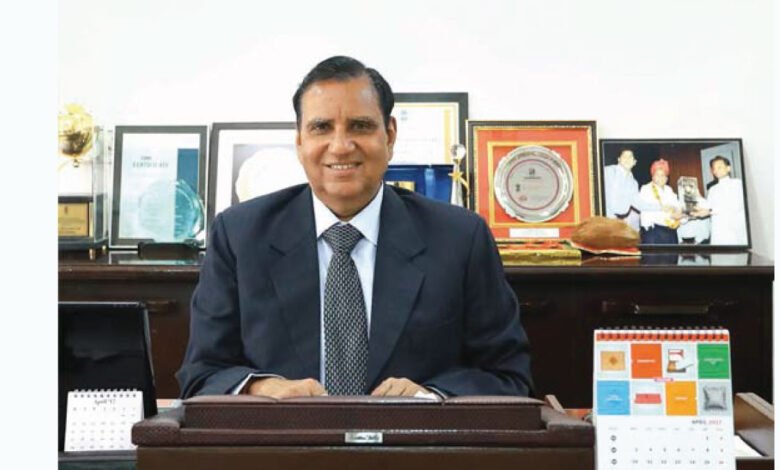 नितिन स्पिनर्स